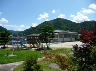 小学校外観