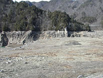 崩越遺跡